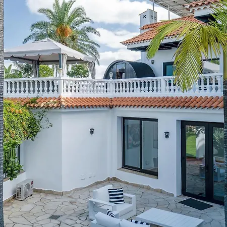 San Benito. Vivienda De Lujo Con Piscina Privada *