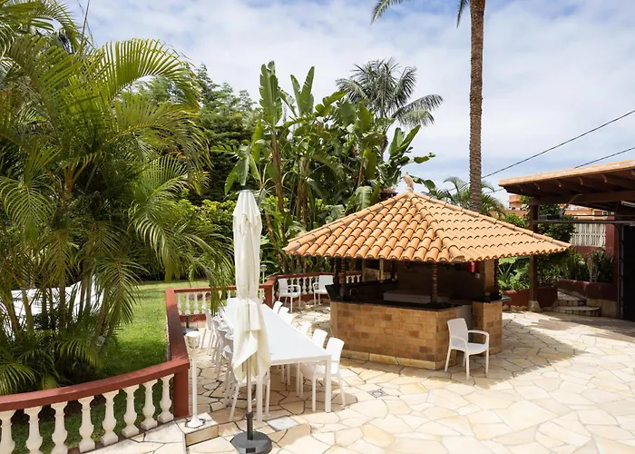 San Benito. Vivienda De Lujo Con Piscina Privada