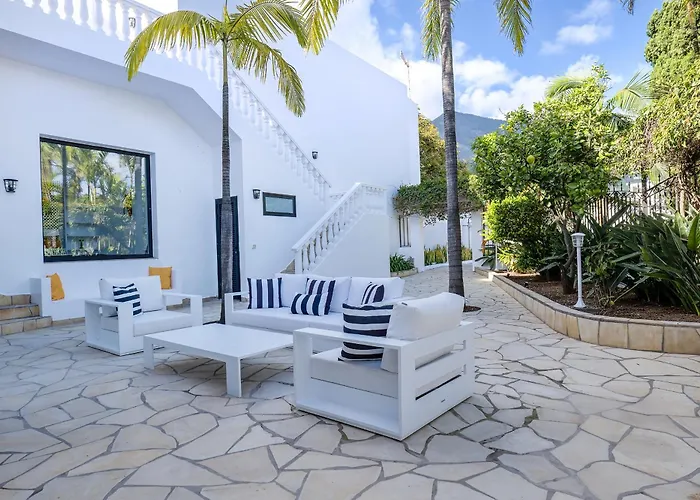 San Benito. Vivienda De Lujo Con Piscina Privada Βίλα