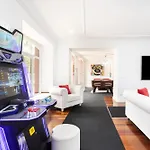 Villa San Benito. Vivienda De Lujo Con Piscina Privada