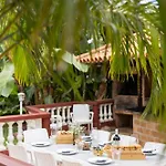Villa San Benito. Vivienda De Lujo Con Piscina Privada *