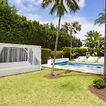 San Benito. Vivienda De Lujo Con Piscina Privada *