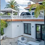 San Benito. Vivienda De Lujo Con Piscina Privada *