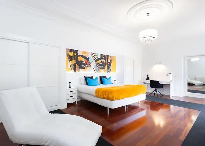 San Benito. Vivienda De Lujo Con Piscina Privada