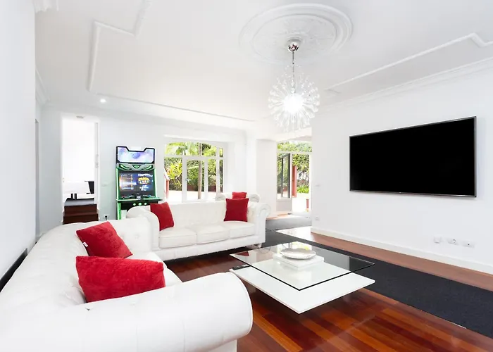 San Benito. Vivienda De Lujo Con Piscina Privada Vila *